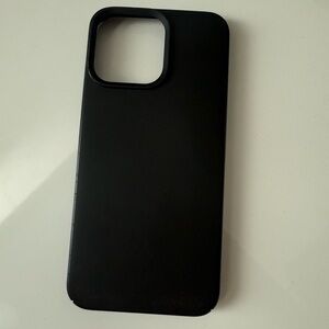 Peel: Sleek Black iPhone Case - iPhone 15 max pro plus